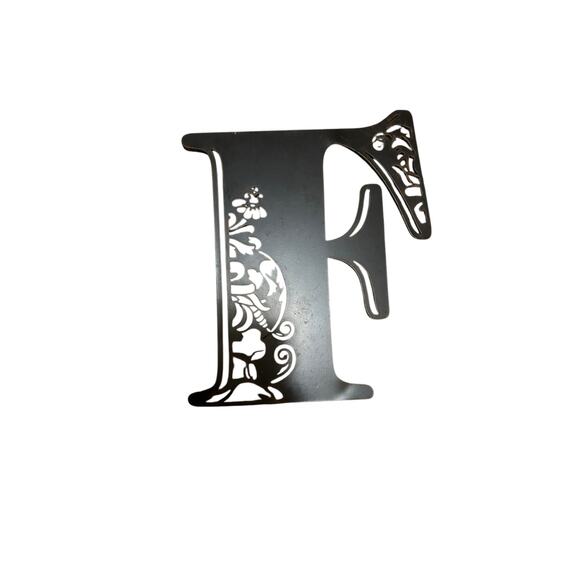 “F” Letters for Wall, Lot of 6 - Picture 4 of 7